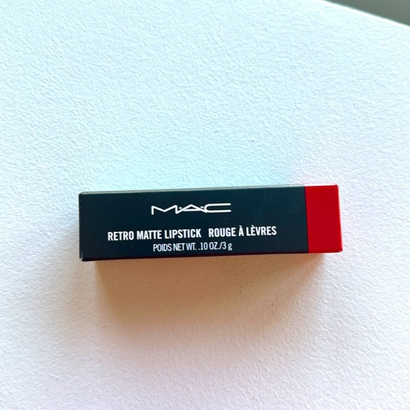 MAC 💄 Cosmetics Matte Lipstick 707 “Ruby Woo” Brand New in Box - Classic Red 💋 - Picture 2 of 5